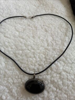 Black Oval Pendant Necklace - Unbranded Minimalist Jewelry